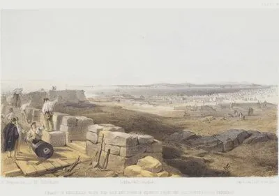 1853-1856 Osmanlı-Rus Savaşı (Kırım Savaşı) Sırasında Yenikale Boğazı ve Kerç Körfezi ile Kerç Şehrinin Eski Yenikale Kalesi'nden Görünümü (Plate 4)