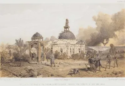 1853-1856 Osmanlı-Rus Savaşı (Kırım Savaşı) Sırasında Redan Siperinin Arkasında Gerisinde Topçu Ateşiyle Harabeye Dönmüş Kilise ve Diğer Yapılar (Plate 21)