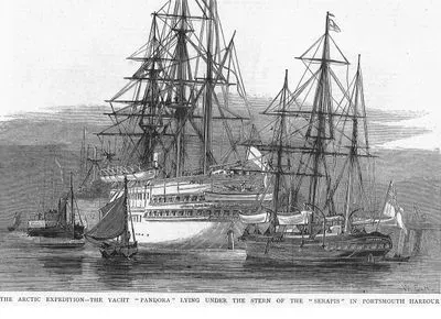 Portsmouth Limanında Kuzey Kutbu Seferi Yapacak Olan "Pandora" Yatı "Serapis" Gemisinin Arkasında