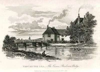Broxbourn Köprüsü Ve Lea Nehri, The Crown
